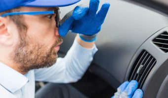 ¿Cómo eliminar el mal olor del interior del coche?