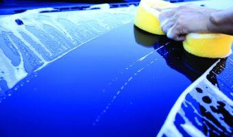 Lavar el coche en Barcelona: Consejos y Trucos para Mantener tu Vehículo en Excelente Estado
